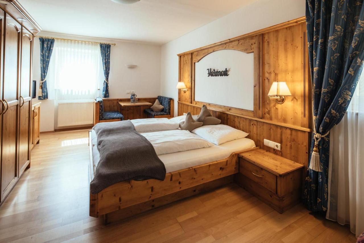 Tirolerhof Hotel San Leonardo in Passiria Eksteriør billede