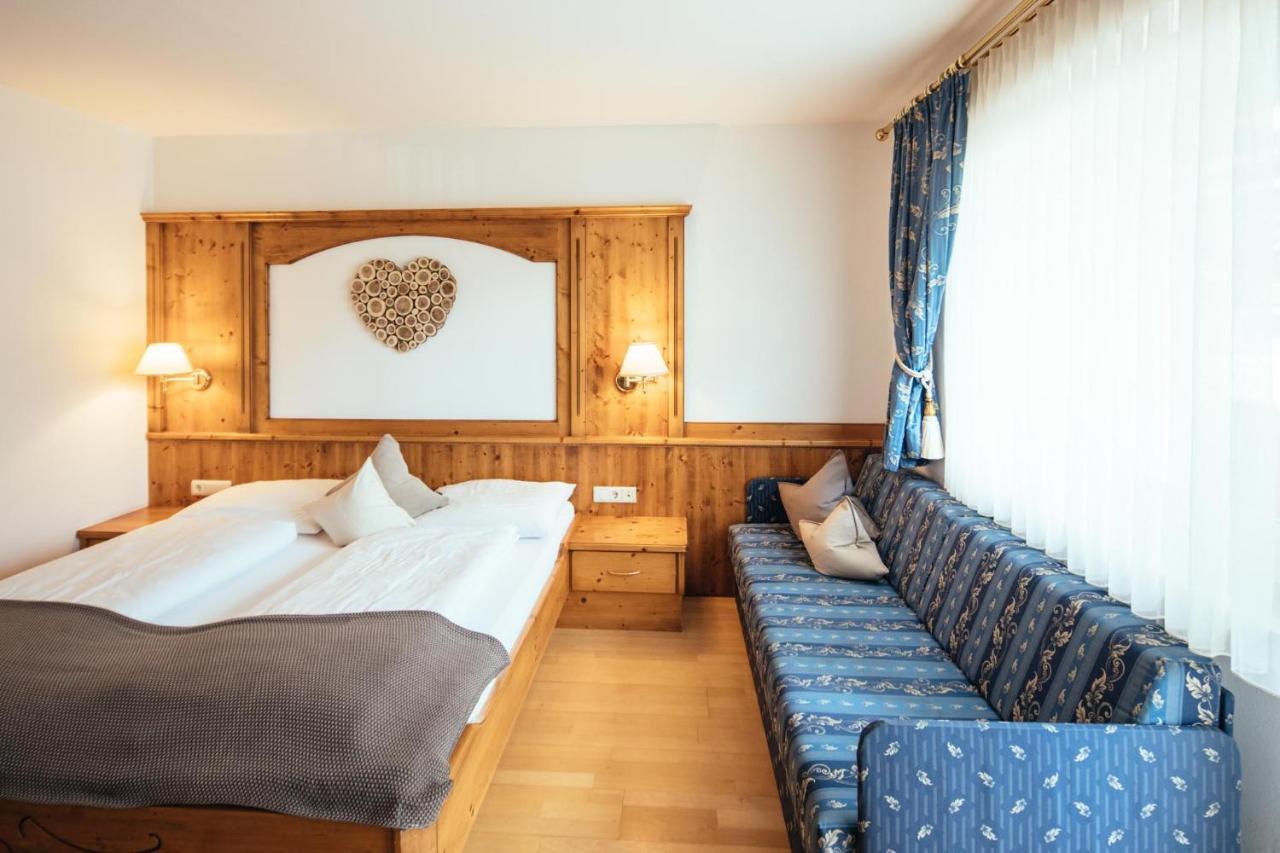 Tirolerhof Hotel San Leonardo in Passiria Eksteriør billede