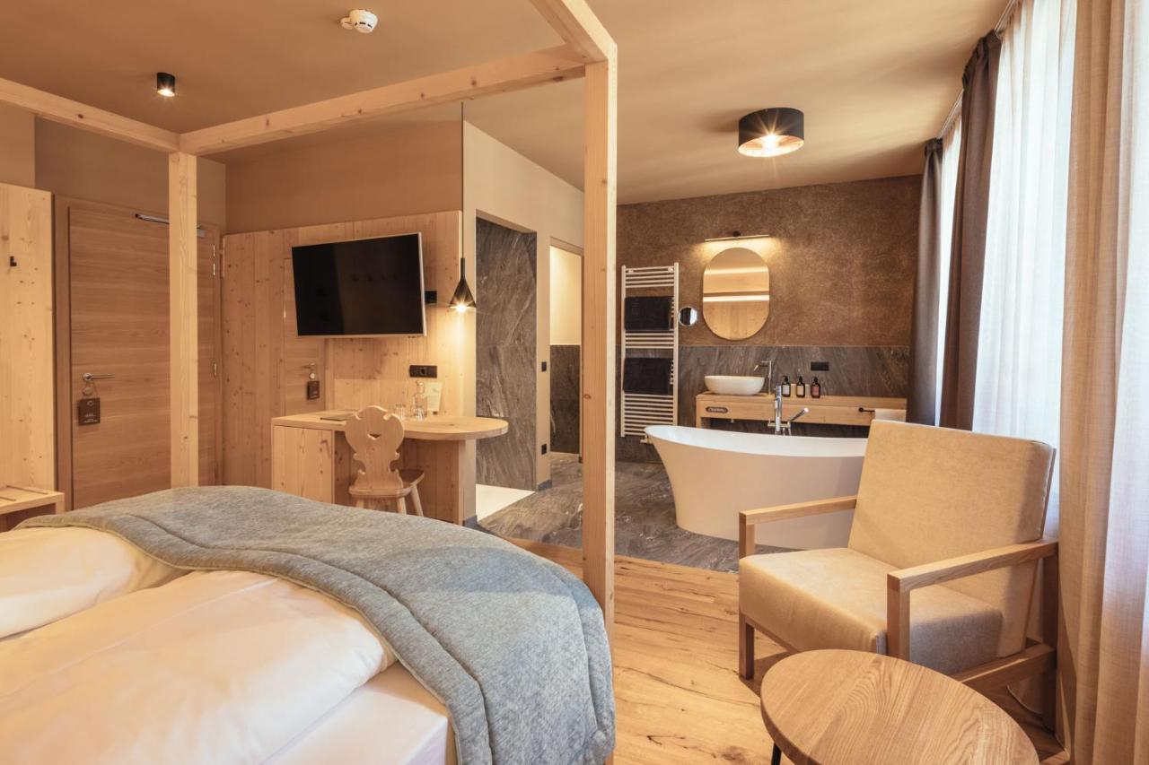 Tirolerhof Hotel San Leonardo in Passiria Eksteriør billede